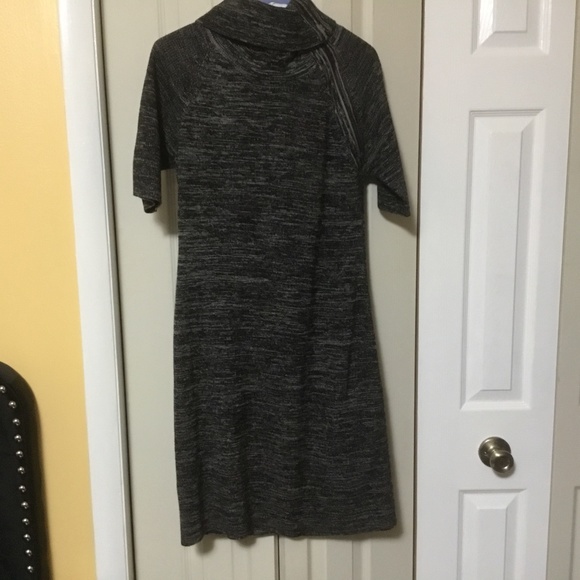 Calvin Klein Knit Zippered Shoulder (Black and Gray) size 8 - Picture 4 of 8